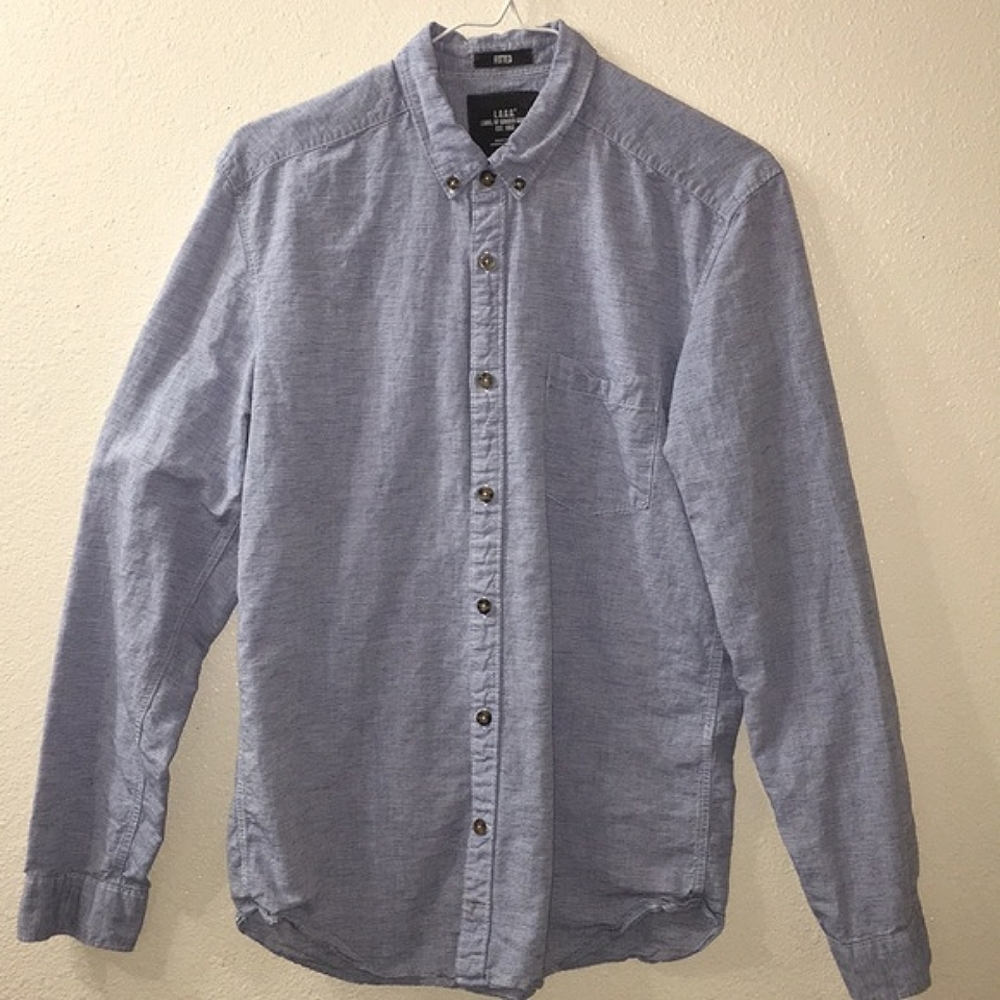3 for $15/ **H&M • Fitted Pinstriped Button-Up WITH FLAW